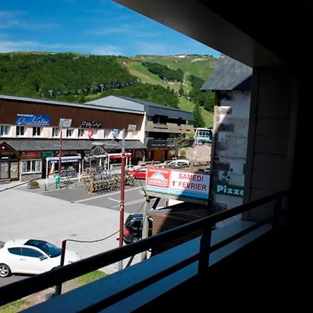 2 + Au Centre De Super - Fr-1-814-54 * Besse-et-Saint-Anastaise